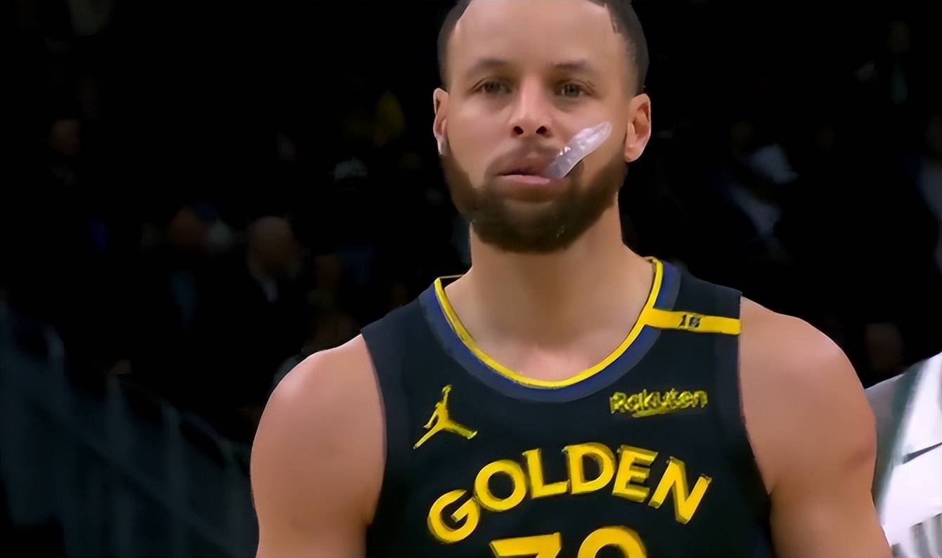 库里状态神勇引领球队,勇士队走回正轨 库里状态神勇引领球队,勇士队走回正轨