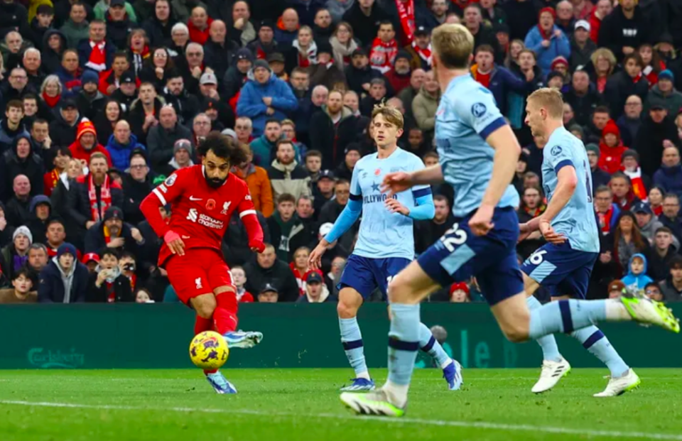 利物浦带队取胜！，哈兰德重要时刻晋级下一阶段比赛高潮迭起(利物浦的荷兰前锋)