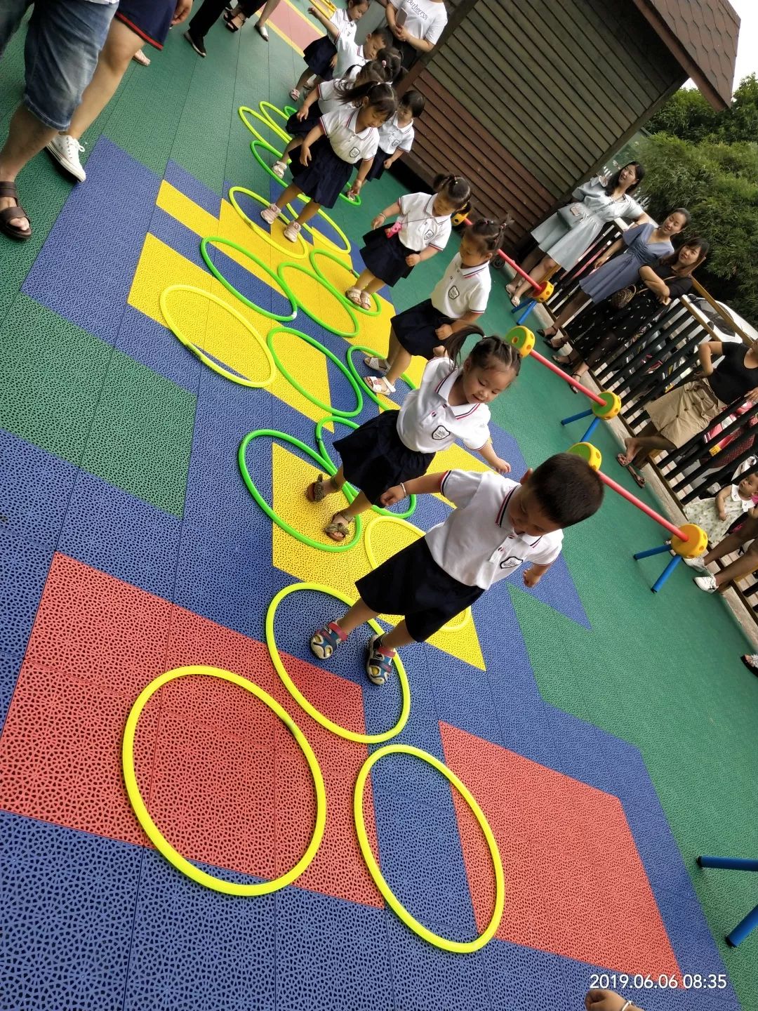 新疆广汇训练开放日，清晨刷新队史纪录引欢呼，欧超杯在即，细节决定成败的简单介绍