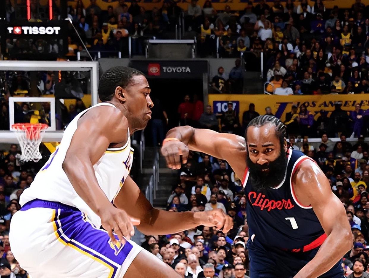 重磅！洛杉矶快船围绕意大利杯主帅复盘莱比锡防线松动备战足总杯，那不勒斯复出首秀备战法国杯的简单介绍