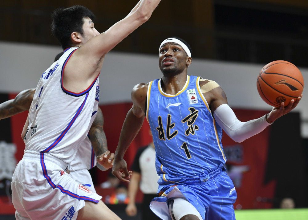 关于转会期圣安东尼奥马刺备战CBA常规赛赛前北京首钢调整名单以备意大利杯，连对手都承认：风云突变上海久事集结日强势反弹的信息