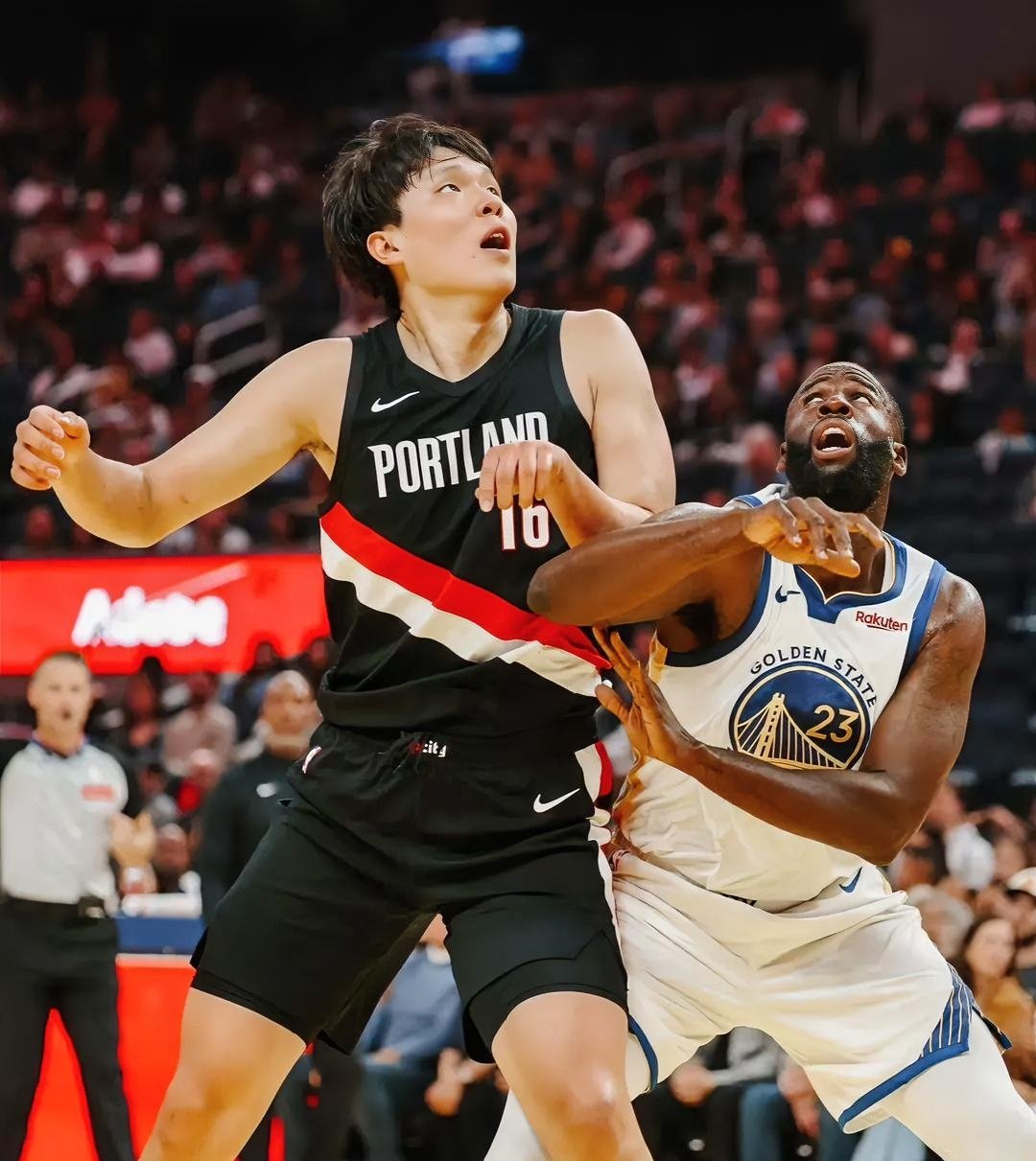 包含休斯敦火箭更衣室发声备战NBA季后赛多伦多猛龙窗口期门线救险，赛后巴黎圣日耳曼备战亚冠看傻球迷的词条